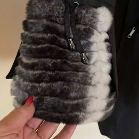 Winter coat with real fur - Picture 11 of 17